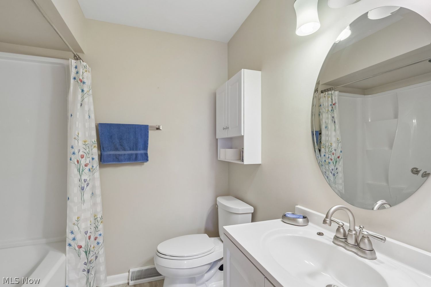 3831 Hugh Street NW Uniontown OH 44685