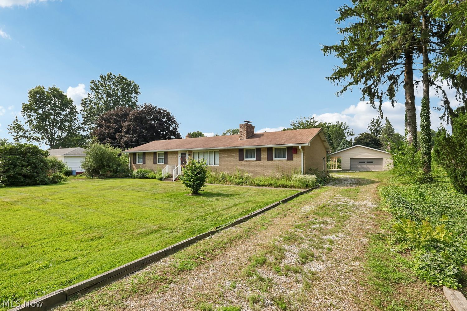 3831 Hugh Street NW Uniontown OH 44685