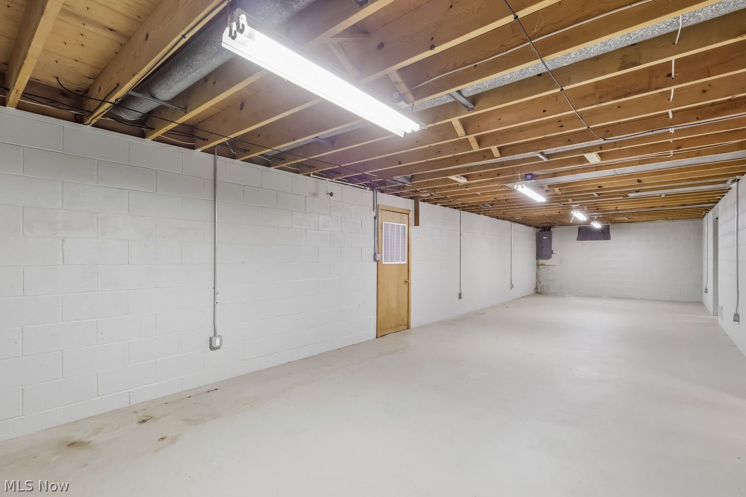 3831 Hugh Street NW Uniontown OH 44685