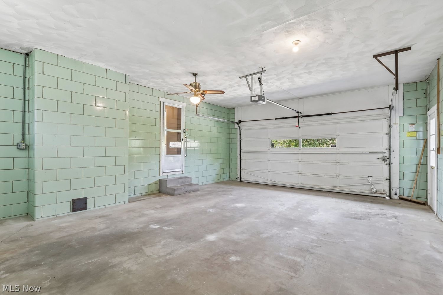 3831 Hugh Street NW Uniontown OH 44685