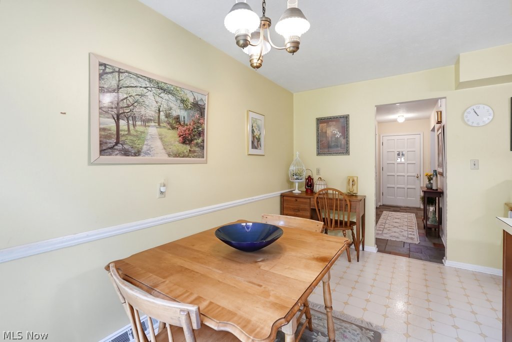 206 Hiram College Drive Sagamore Hills OH 44067
