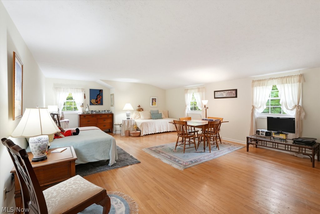 206 Hiram College Drive Sagamore Hills OH 44067