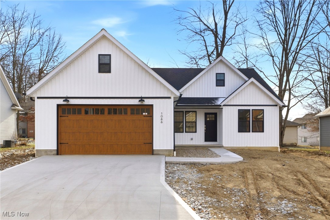 1086 Saint Andrews Akron OH 44312