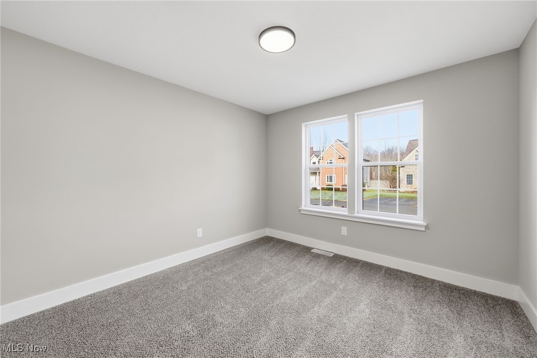 1086 Saint Andrews Akron OH 44312