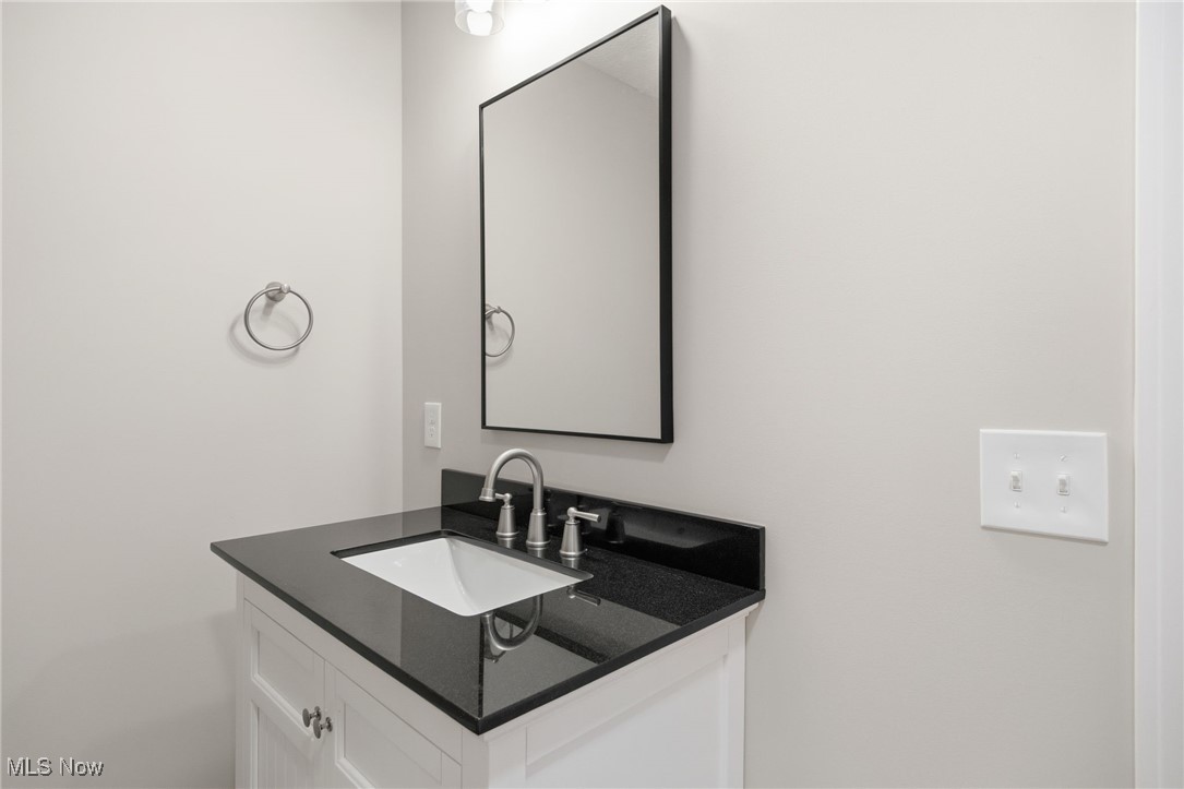 1086 Saint Andrews Akron OH 44312