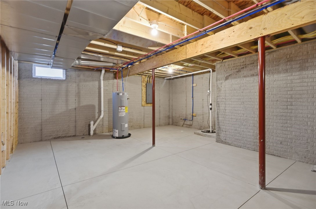 1086 Saint Andrews Akron OH 44312