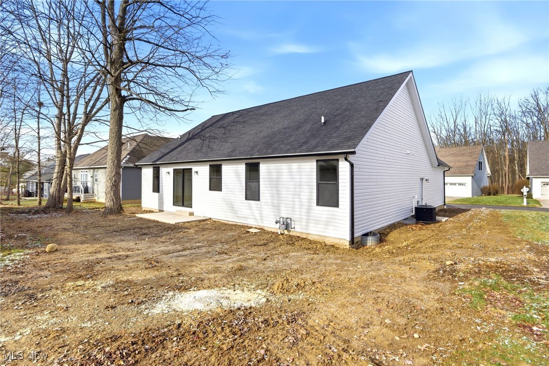 1086 Saint Andrews Akron OH 44312