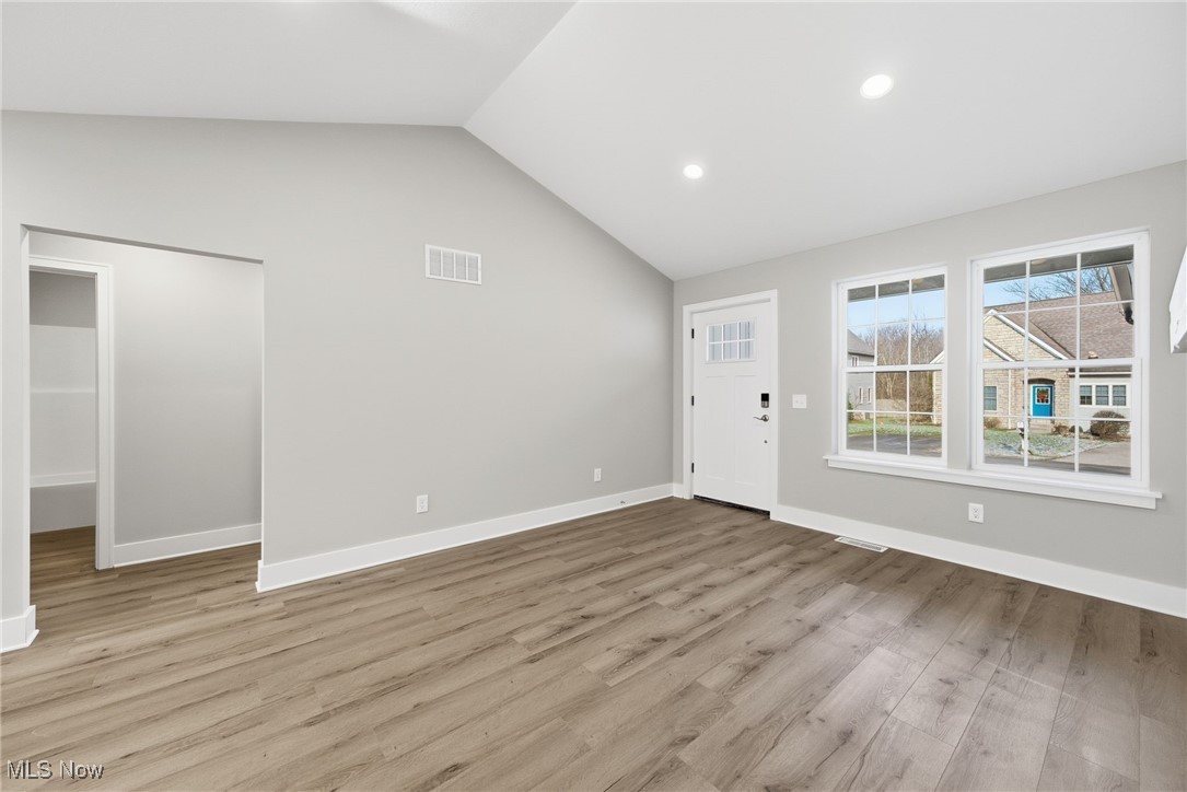 1086 Saint Andrews Akron OH 44312