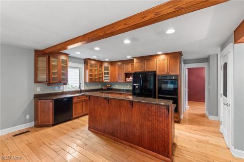 400 Apple Blossom Lane Bay Village OH 44140