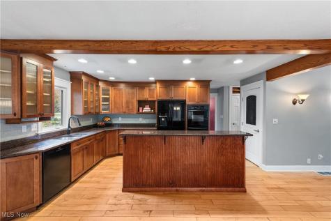 400 Apple Blossom Lane Bay Village OH 44140