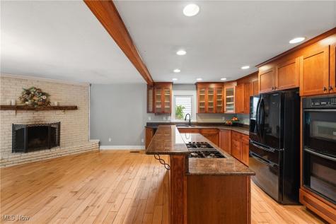 400 Apple Blossom Lane Bay Village OH 44140