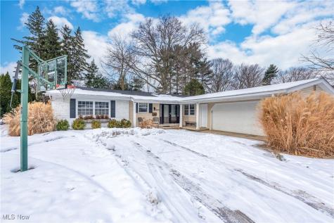 400 Apple Blossom Lane Bay Village OH 44140