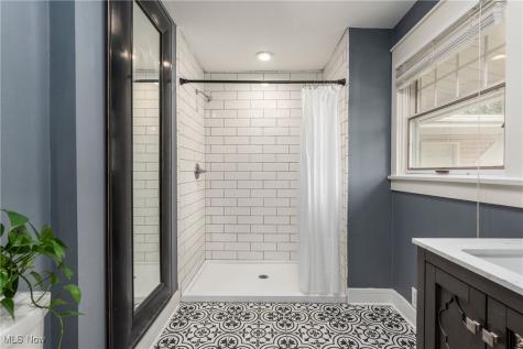 400 Apple Blossom Lane Bay Village OH 44140