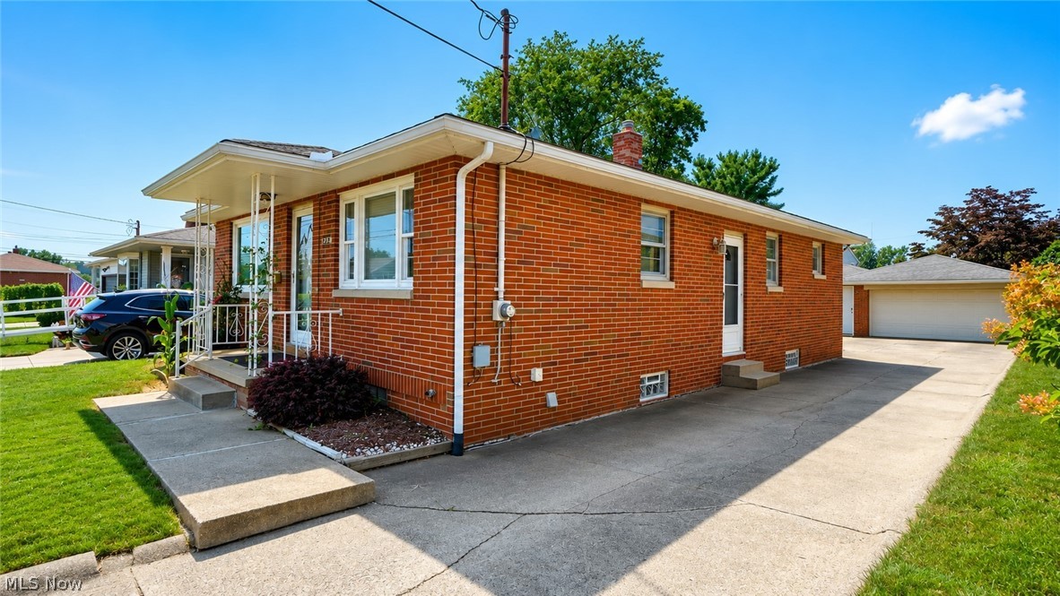 612 Ingalls Road Akron OH 44312