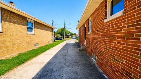 612 Ingalls Road Akron OH 44312