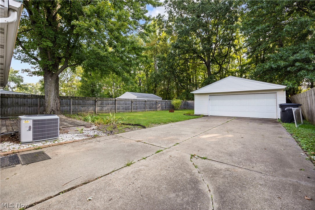 369 White Oak Drive Elyria OH 44035