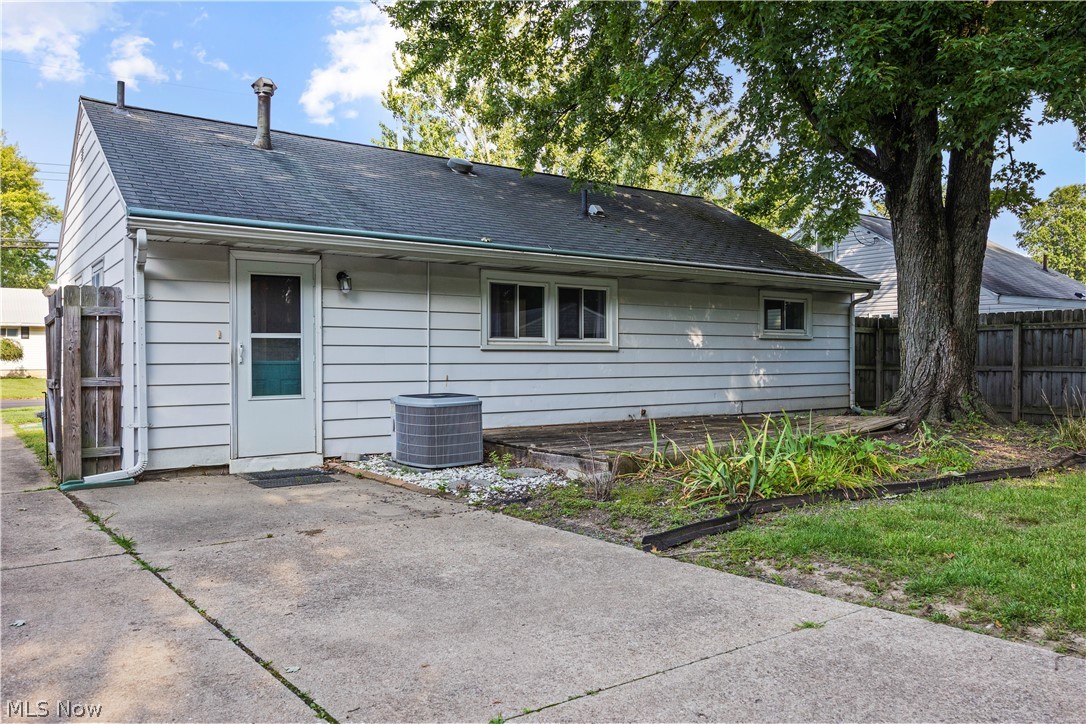 369 White Oak Drive Elyria OH 44035