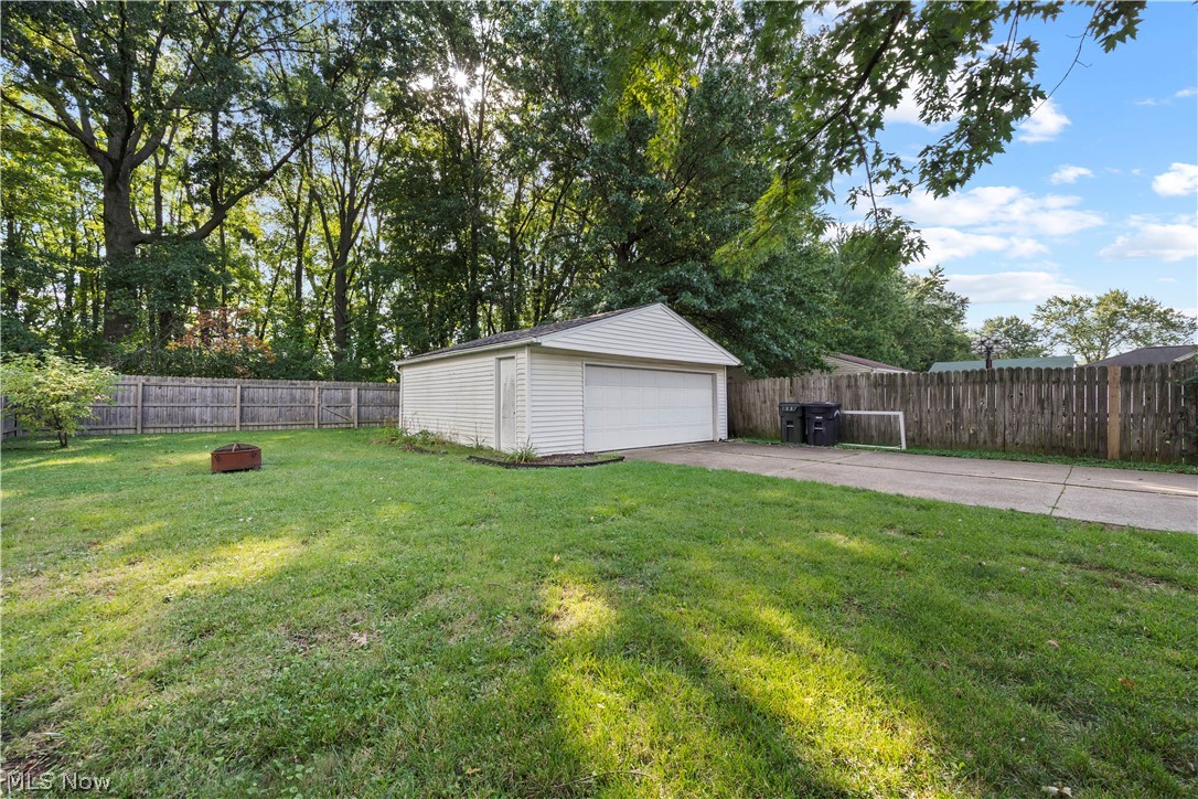 369 White Oak Drive Elyria OH 44035