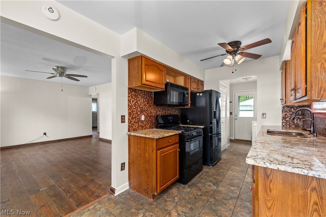 369 White Oak Drive Elyria OH 44035