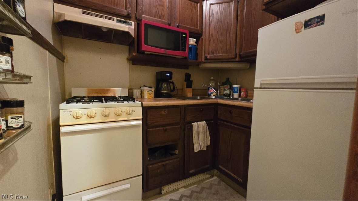14487 Mahoning Avenue Lake Milton OH 44429