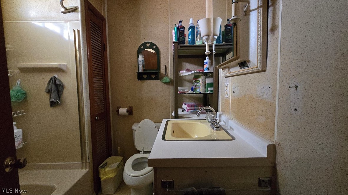 14487 Mahoning Avenue Lake Milton OH 44429