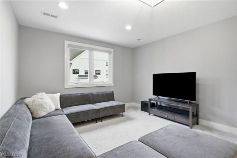 3716 Braemar Drive Broadview Heights OH 44147