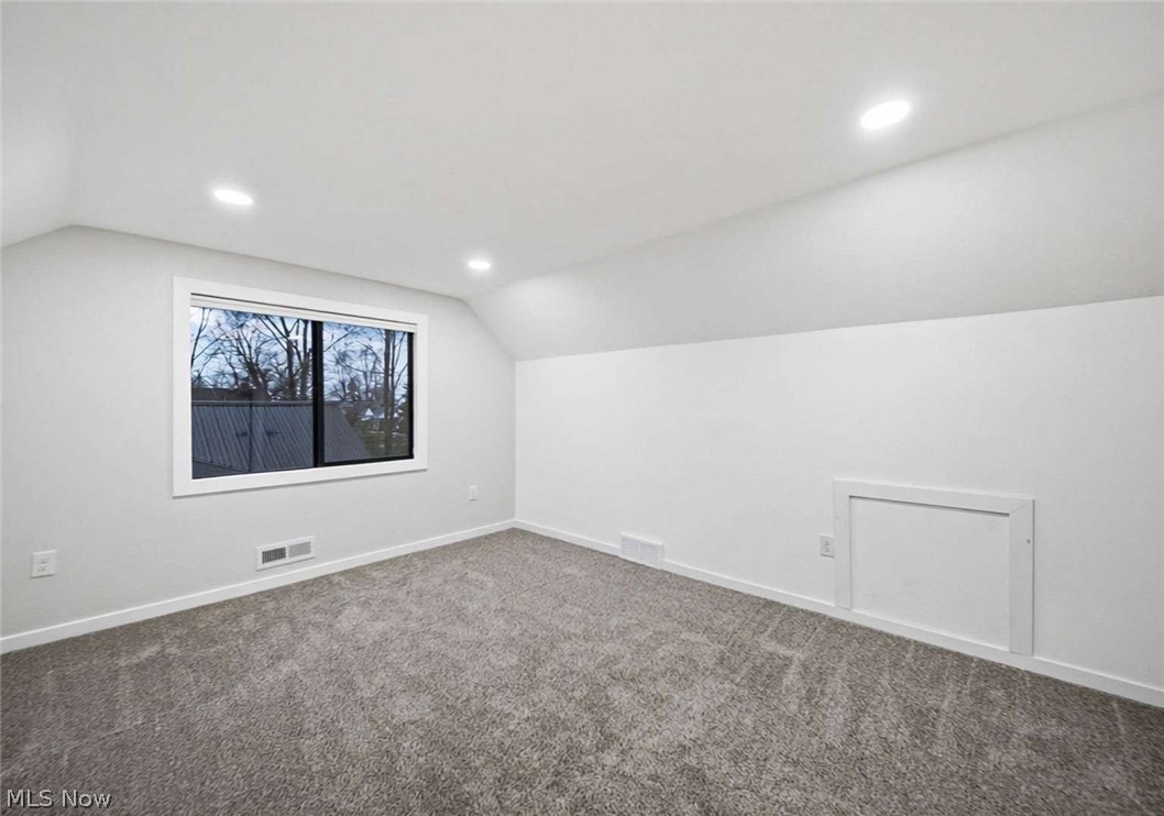262 E 324th Street Willowick OH 44095
