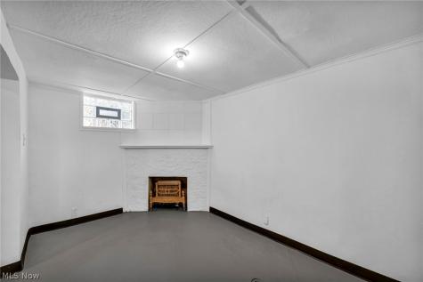 18101 Hiller Avenue Cleveland OH 44119