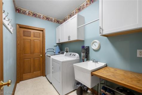 1366 Castalia Drive New Franklin OH 44203