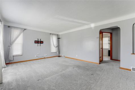 2816 Parklane Drive Parma OH 44134