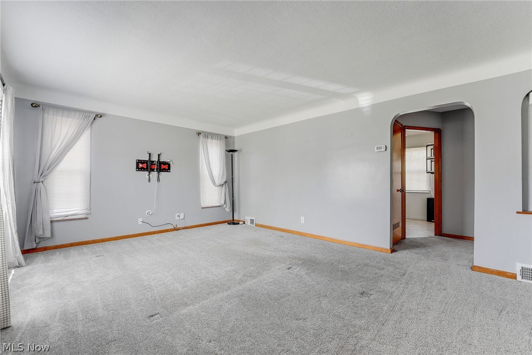 2816 Parklane Drive Parma OH 44134