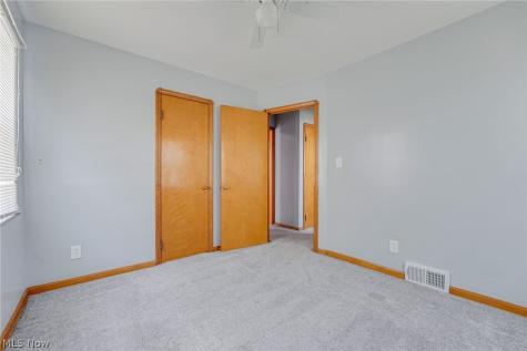 2816 Parklane Drive Parma OH 44134