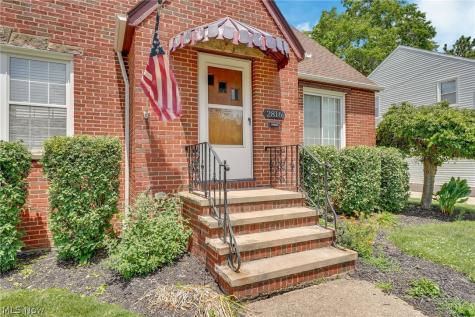 2816 Parklane Drive Parma OH 44134