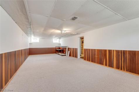 2816 Parklane Drive Parma OH 44134