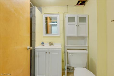 2816 Parklane Drive Parma OH 44134