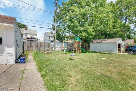 2816 Parklane Drive Parma OH 44134