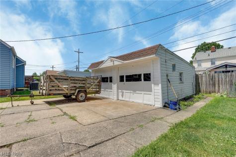 2816 Parklane Drive Parma OH 44134