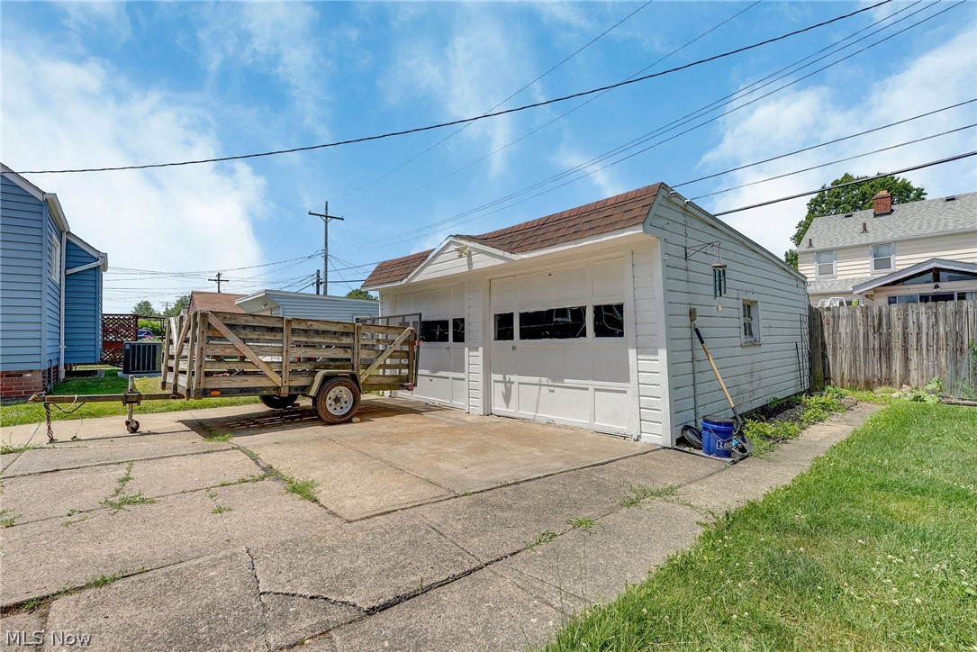2816 Parklane Drive Parma OH 44134