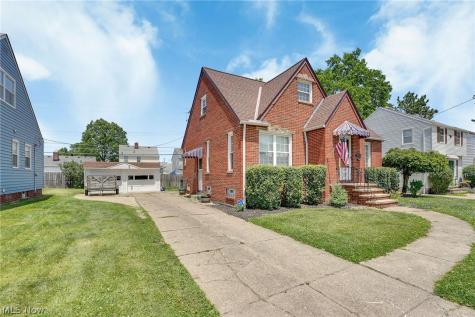 2816 Parklane Drive Parma OH 44134