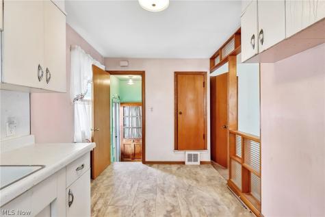 8804 Behrwald Avenue Brooklyn OH 44144
