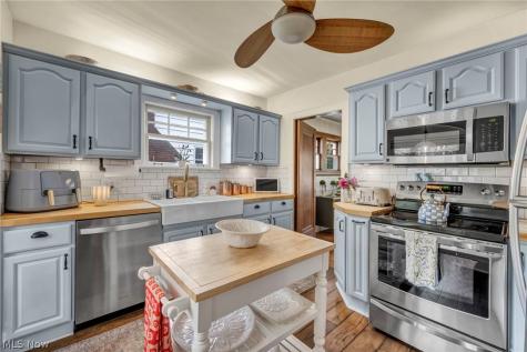 202 Kenilworth Drive Akron OH 44313