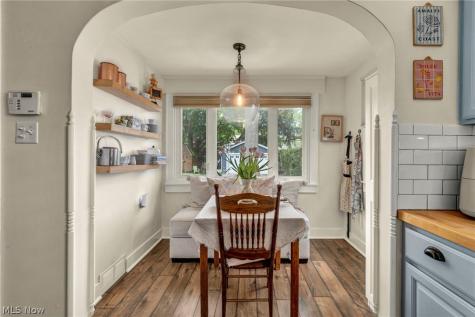 202 Kenilworth Drive Akron OH 44313