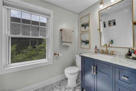 202 Kenilworth Drive Akron OH 44313