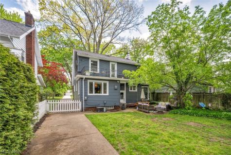 202 Kenilworth Drive Akron OH 44313
