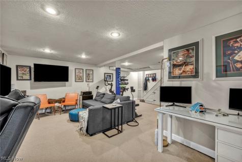 202 Kenilworth Drive Akron OH 44313