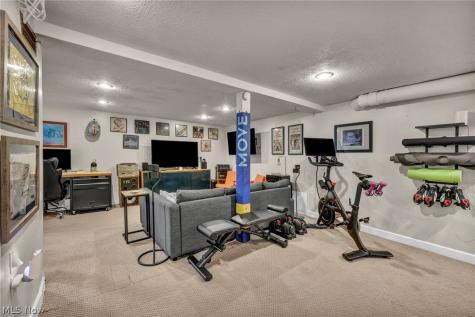 202 Kenilworth Drive Akron OH 44313