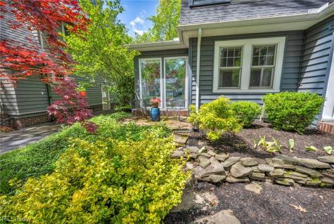 202 Kenilworth Drive Akron OH 44313
