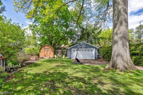 202 Kenilworth Drive Akron OH 44313