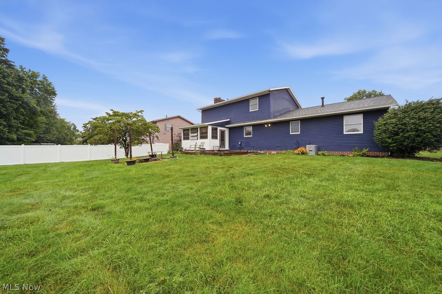 1794 Edison Street NW Uniontown OH 44685