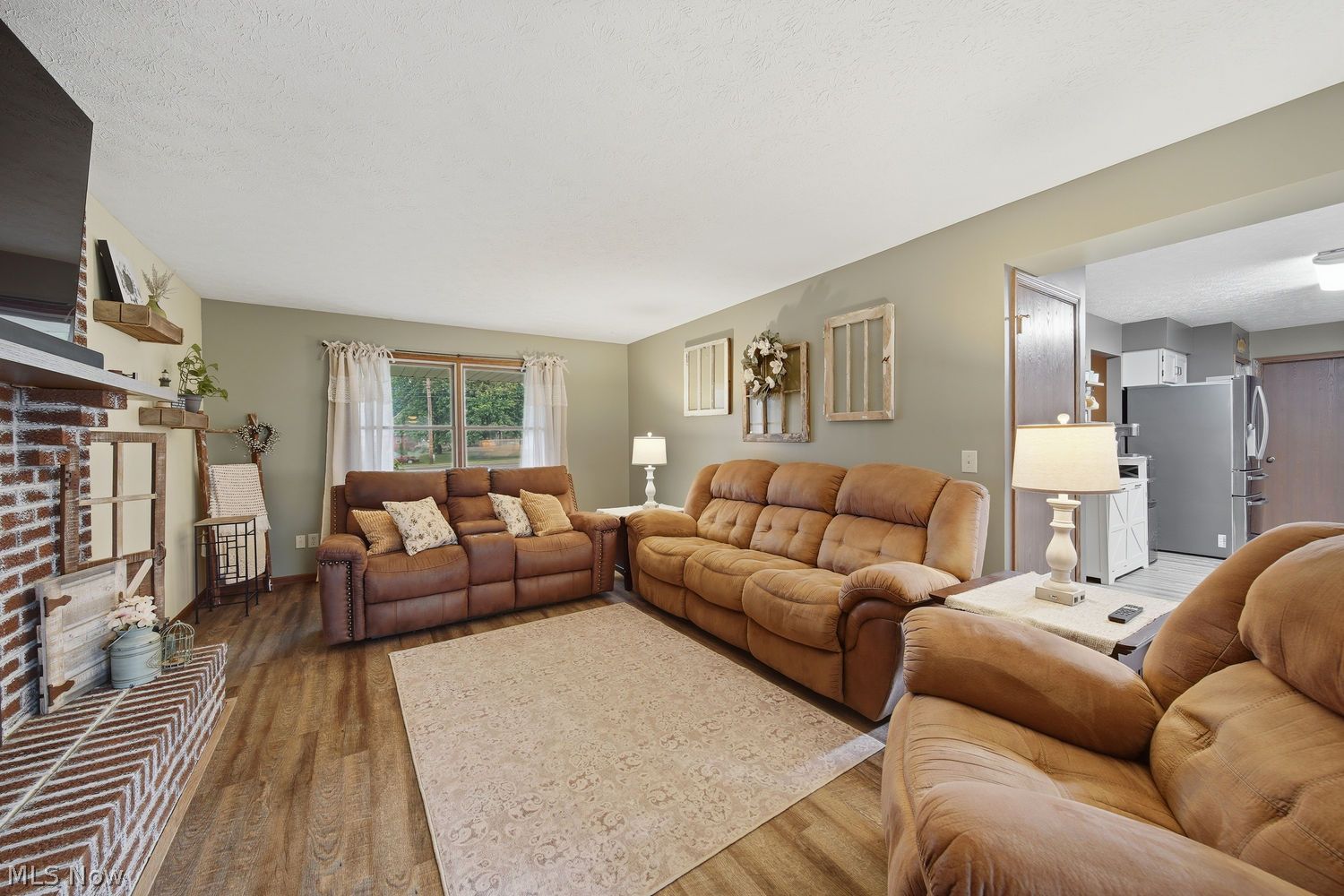 1794 Edison Street NW Uniontown OH 44685